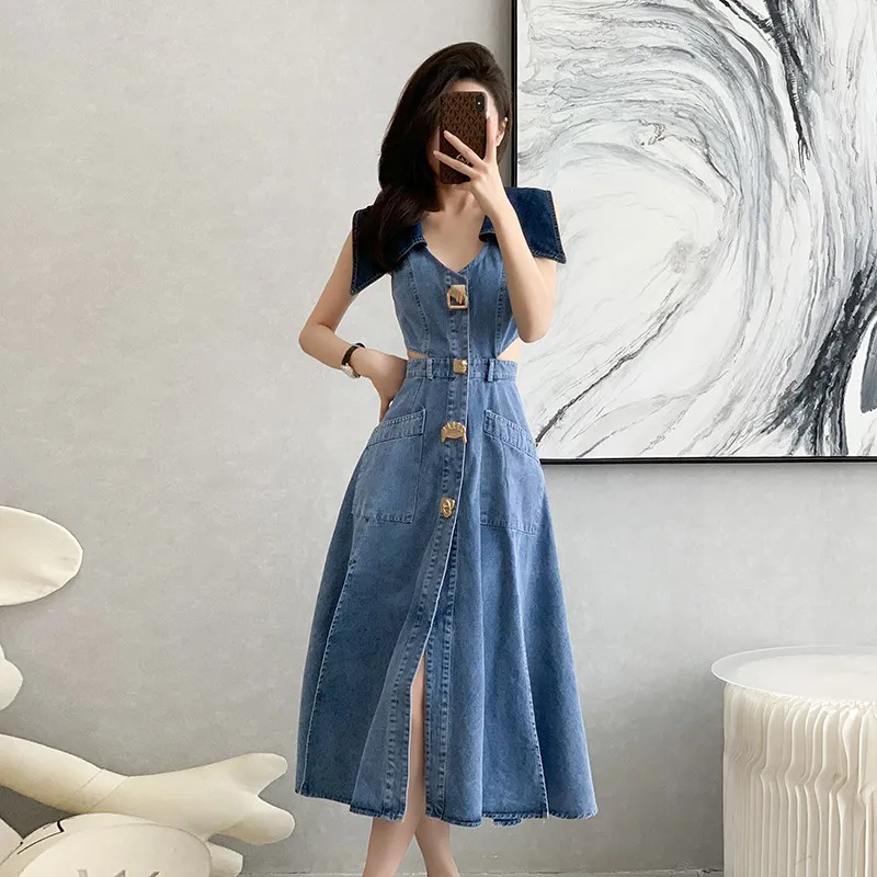 Contrast color large lapel waist slit denim A-shaped skirt